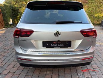 Volkswagen Tiguan 2.0 BiTDI R-Line Tech SUV 5dr Diesel DSG 4Motion Euro 6 (s/s) (2