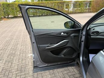 Vauxhall Grandland X 1.2 Turbo SE SUV 5dr Petrol Auto 8Spd Euro 6 (s/s) (130 ps)