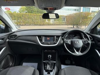 Vauxhall Grandland X 1.2 Turbo SE SUV 5dr Petrol Auto 8Spd Euro 6 (s/s) (130 ps)