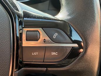Peugeot e-208 50kWh Allure Premium Hatchback 5dr Electric Auto (136 ps)