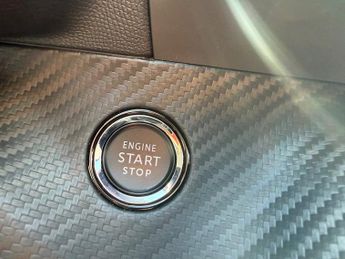 Peugeot e-208 50kWh Allure Premium Hatchback 5dr Electric Auto (136 ps)