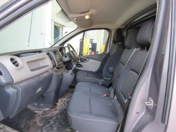 Renault Trafic 1.6 dCi ENERGY 27 Business+ Panel Van 5dr Diesel Manual SWB Stan