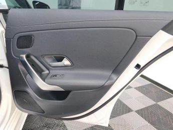 Mercedes-Benz CLA Class 1.3 CLA250e 15.6kWh AMG Line (Premium) Coupe 8G-DCT Euro 6 (s/s)