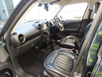 Mini Countryman 1.6 Cooper SUV 5dr Petrol Auto ALL4 Euro 6 (122 ps)