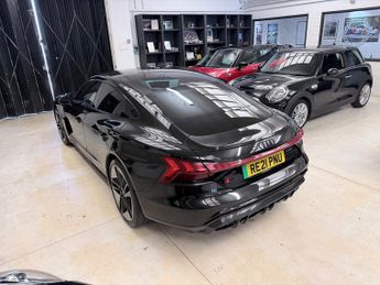 Audi RS e-tron GT 93.4kWh Carbon Vorsprung Saloon 4dr Electric Auto quattro (598 p