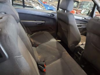 Vauxhall Zafira 1.6 16V Exclusiv MPV 5dr Petrol Manual Euro 5 (115 ps)
