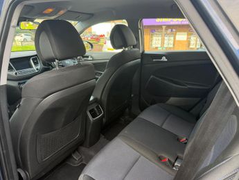Hyundai Tucson 1.7 CRDi Blue Drive SE Nav SUV 5dr Diesel Automatic Euro 6 (s/s)
