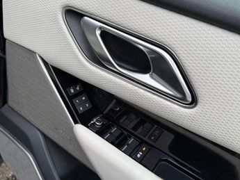 Land Rover Range Rover Velar 2.0 D180 R-Dynamic SE SUV 5dr Diesel Auto 4WD Euro 6 (s/s) (180 