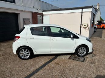 Toyota Yaris TR Hatchback 1.33 Dual VVT-i 5 Dr (6) Petrol Manual Euro 5 (101 