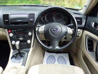 Subaru Outback 2.5 SE 5dr