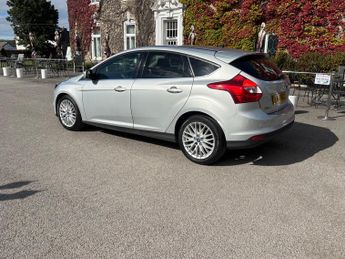 Ford Focus 1.0T EcoBoost Zetec Hatchback 5dr Petrol Manual Euro 5 (s/s) (12