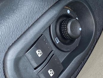 Renault Kangoo 1.6 16V Expression MPV 5dr Petrol Auto Euro 5 (105 ps)