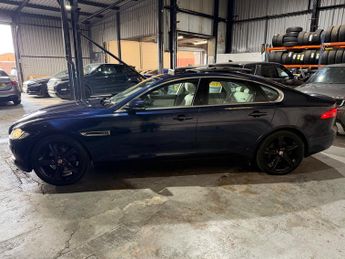 Jaguar XF 2.0d Portfolio Saloon 4dr Diesel Auto Euro 6 (s/s) (180 ps)