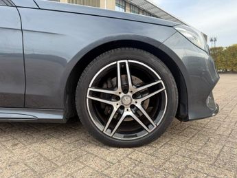 Mercedes-Benz E Class 2.1 E220 BlueTEC AMG Night Edition (Premium Plus) Saloon 4dr Die