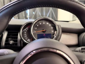 Mini Hatch 1.5 Cooper Seven Hatchback 5dr Petrol Auto Euro 6 (s/s) (136 ps)