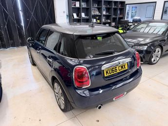 Mini Hatch 1.5 Cooper Seven Hatchback 5dr Petrol Auto Euro 6 (s/s) (136 ps)