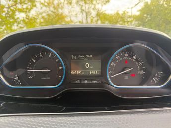 Peugeot 2008 1.2 PureTech Allure Premium SUV 5dr Petrol Manual Euro 6 (82 ps)