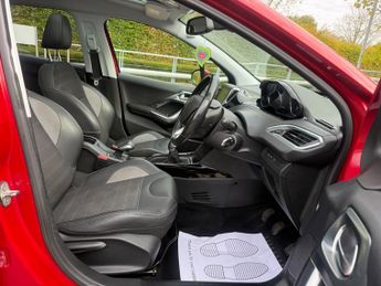 Peugeot 2008 1.2 PureTech Allure Premium SUV 5dr Petrol Manual Euro 6 (82 ps)