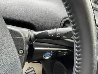 Toyota Prius 1.8 VVTi Excel Euro 6 (S/S) CVT 5Dr