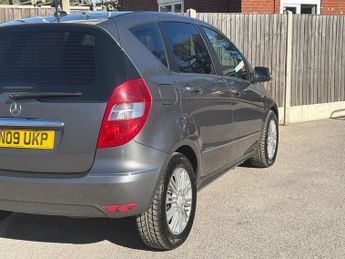 Mercedes-Benz A Class 1.5 A150 Elegance SE Hatchback 5dr Petrol CVT (162 g/km, 95 bhp)