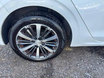 Peugeot 208 1.2 PureTech XS Lime Hatchback 5dr Petrol Manual Euro 6 (82 ps)