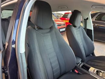 Peugeot 308 1.2 PureTech Allure Hatchback 5dr Petrol EAT Euro 6 (s/s) (130 p