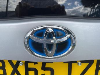 Toyota Prius 1.8 VVTi Excel Euro 6 (S/S) CVT 5Dr