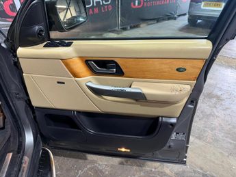 Land Rover Range Rover Sport 2.7 TD V6 HSE Station Wagon 5dr Diesel Automatic (265 g/km, 187 