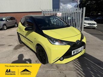 Toyota AYGO 1.0 VVT-i x-cite 3 Yellow Bi-Tone Hatchback 5dr Petrol Manual Eu