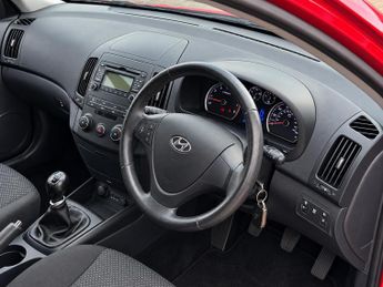 Hyundai i30 1.6 Comfort Hatchback 5dr Petrol Manual Euro 5 (124 bhp) - WARRA