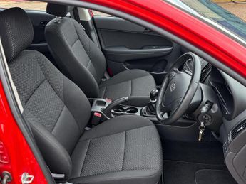 Hyundai i30 1.6 Comfort Hatchback 5dr Petrol Manual Euro 5 (124 bhp) - WARRA
