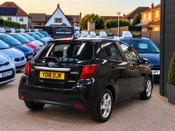 Toyota Yaris 1.5 VVT-h Icon Hatchback 5dr Petrol Hybrid E-CVT Euro 6 (101 ps)