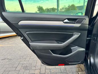 Volkswagen Passat 1.4 TSI GTE Estate 5dr Petrol Plug-in Hybrid DSG Euro 6 (s/s) (2