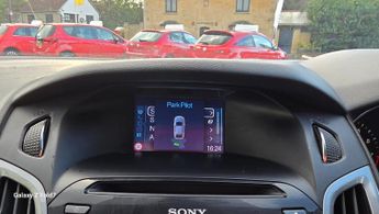 Ford Focus 1.0T EcoBoost Titanium Navigator Hatchback 5dr Petrol Manual Eur