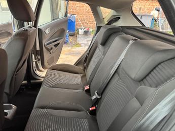 Ford Fiesta 1.5 TDCi Zetec Hatchback 5dr Diesel Manual Euro 5 (75 ps)