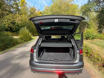Volkswagen Touareg 3.0 TDI V6 SEL SUV 5dr Diesel Tiptronic 4Motion Euro 6 (s/s) (28