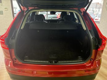 Volvo XC60 2.0 T5 Momentum SUV 5dr Petrol Auto AWD Euro 6 (s/s) (254 ps)