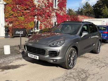 Porsche Cayenne 4.2 TD V8 S SUV 5dr Diesel TiptronicS 4WD Euro 5 (s/s) (385 ps)