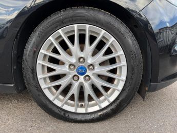 Ford Focus 1.6 TDCi Zetec Hatchback 5dr Diesel Manual Euro 5 (s/s) (115 ps)
