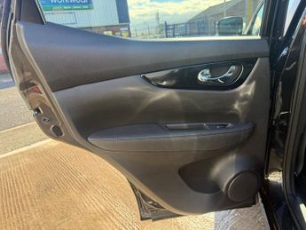 Nissan Qashqai 1.2 DIG-T Tekna SUV 5dr Petrol XTRON 2WD Euro 6 (s/s) (115 ps)