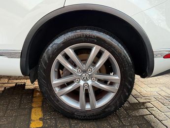 Volkswagen Touareg 3.0 TDI V6 BlueMotion Tech SE SUV 5dr Diesel Tiptronic 4WD Euro 