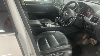 Volkswagen Touareg 3.0 TDI V6 BlueMotion Tech SE SUV 5dr Diesel Tiptronic 4WD Euro 