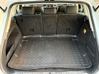 Volkswagen Touareg 3.0 TDI V6 BlueMotion Tech SE SUV 5dr Diesel Tiptronic 4WD Euro 