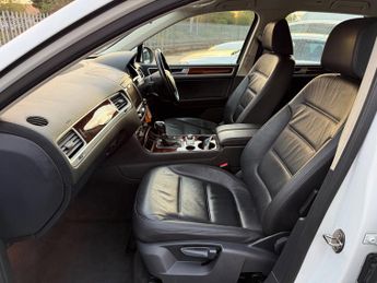 Volkswagen Touareg 3.0 TDI V6 BlueMotion Tech SE SUV 5dr Diesel Tiptronic 4WD Euro 