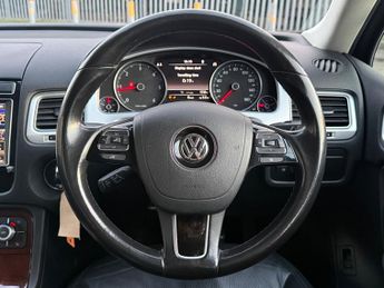 Volkswagen Touareg 3.0 TDI V6 BlueMotion Tech SE SUV 5dr Diesel Tiptronic 4WD Euro 
