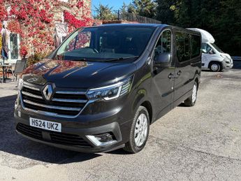 Renault Trafic 2.0 dCi LL30 Extra Minibus Double Cab 5dr Diesel EDC L2 H1 Euro 