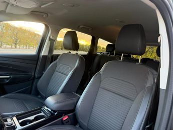 Ford Kuga 1.5T EcoBoost Titanium SUV 5dr Petrol Auto AWD Euro 6 (s/s) (182