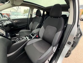 Nissan Qashqai 1.2 DIG-T N-Connecta SUV 5dr Petrol XTRON Euro 6 (s/s) (115 ps)