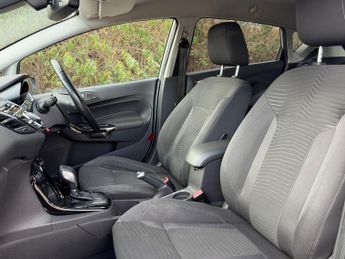 Ford Fiesta 1.6 Titanium Hatchback 5dr Petrol Powershift Euro 5 (105 ps)