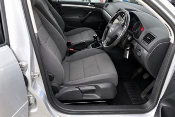 Volkswagen Golf 1.6 FSI Match Hatchback 5dr Petrol Manual (159 g/km, 113 bhp) - 